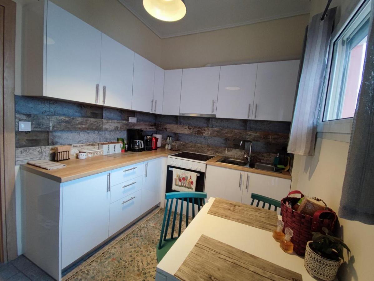 Wood & White Apartment In Historic Center With 2 Bedrooms Ioannina Exterior photo